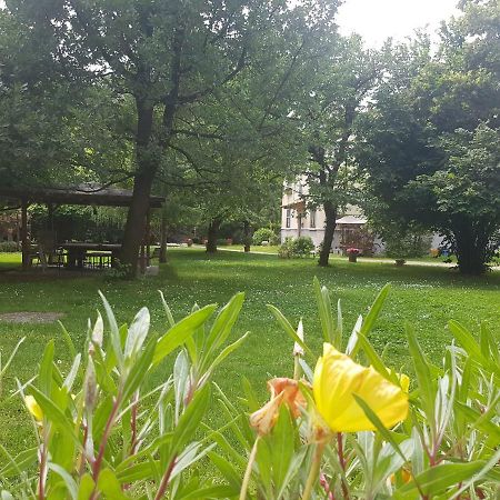 Le Case Nel Bosco Vanzago Экстерьер фото